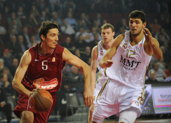 掘金1分惜败独行侠 客场11连胜被终结 客场战绩12-3联盟最佳（独行侠一分险胜掘金，掘金客场11连胜告终但12胜3负仍为联盟最佳）