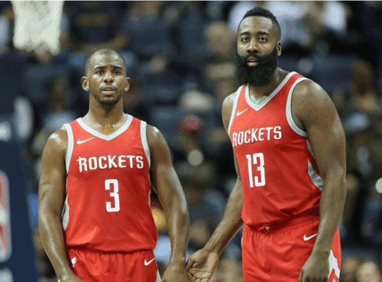 C罗关键进球帮助球队逆转取胜（C罗献关键一击，助球队完成逆转胜）