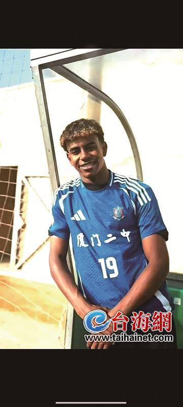 冬窗大戏开启！曼联中场或离队，利物浦寻萨拉赫接班人（冬季转会窗开启：曼联中场或将出走，利物浦物色萨拉赫替身）