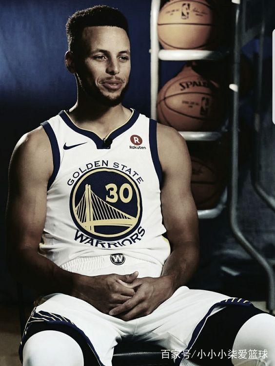 官方：沃尔夫斯堡体育总监申齐洛茨离任（沃尔夫斯堡官宣：体育总监申齐洛茨卸任）