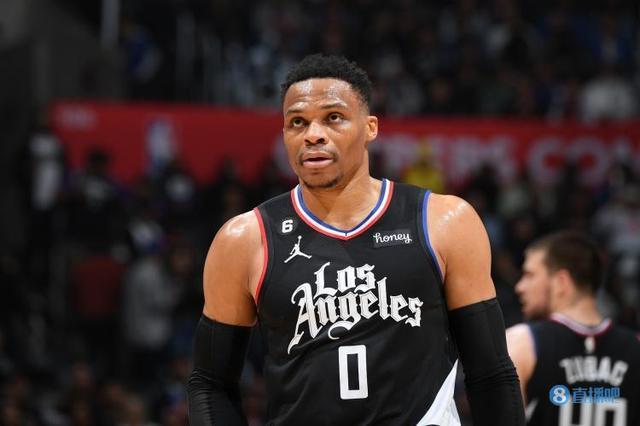 开拓者伤病报告：杨瀚森打G联赛缺席，克林根出战成疑（开拓者伤情更新：杨瀚森下放G联赛缺席，克林根出战存疑）