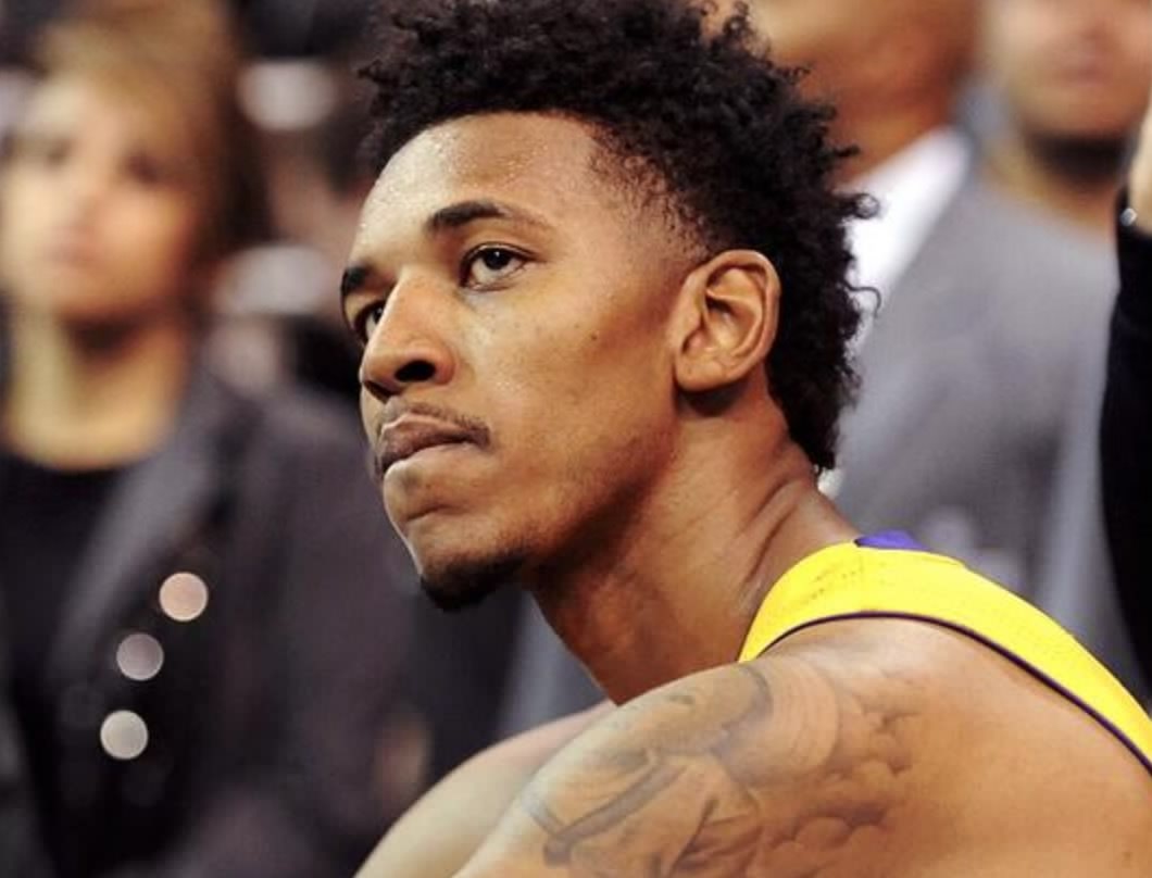 英超积分榜更新：曼城榜首压力加大,（英超最新积分形势：曼城领跑但压力陡增）