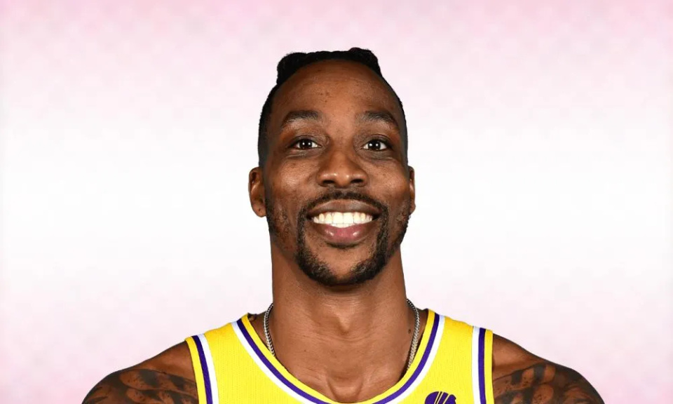 最后连失绝平三分！贺希宁19中9空砍21+8+8 三分6中0（末段连失追平三分！贺希宁19投9中空砍21+8+8，三分6投0中）