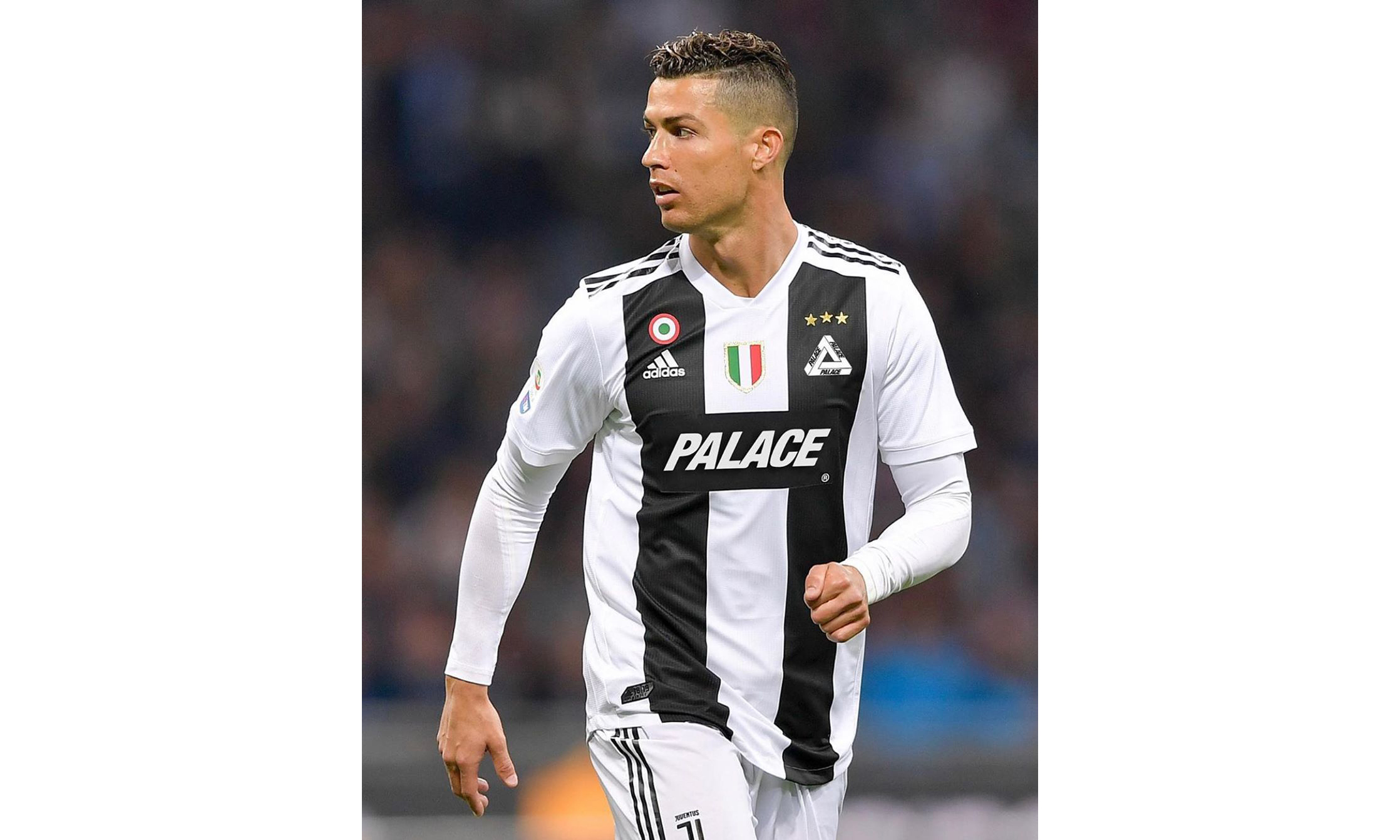 新疆一家进出口贸易公司向阿图什市捐赠足球场，价值1亿元（新疆一进出口企业向阿图什市捐建足球场，项目价值1亿元）