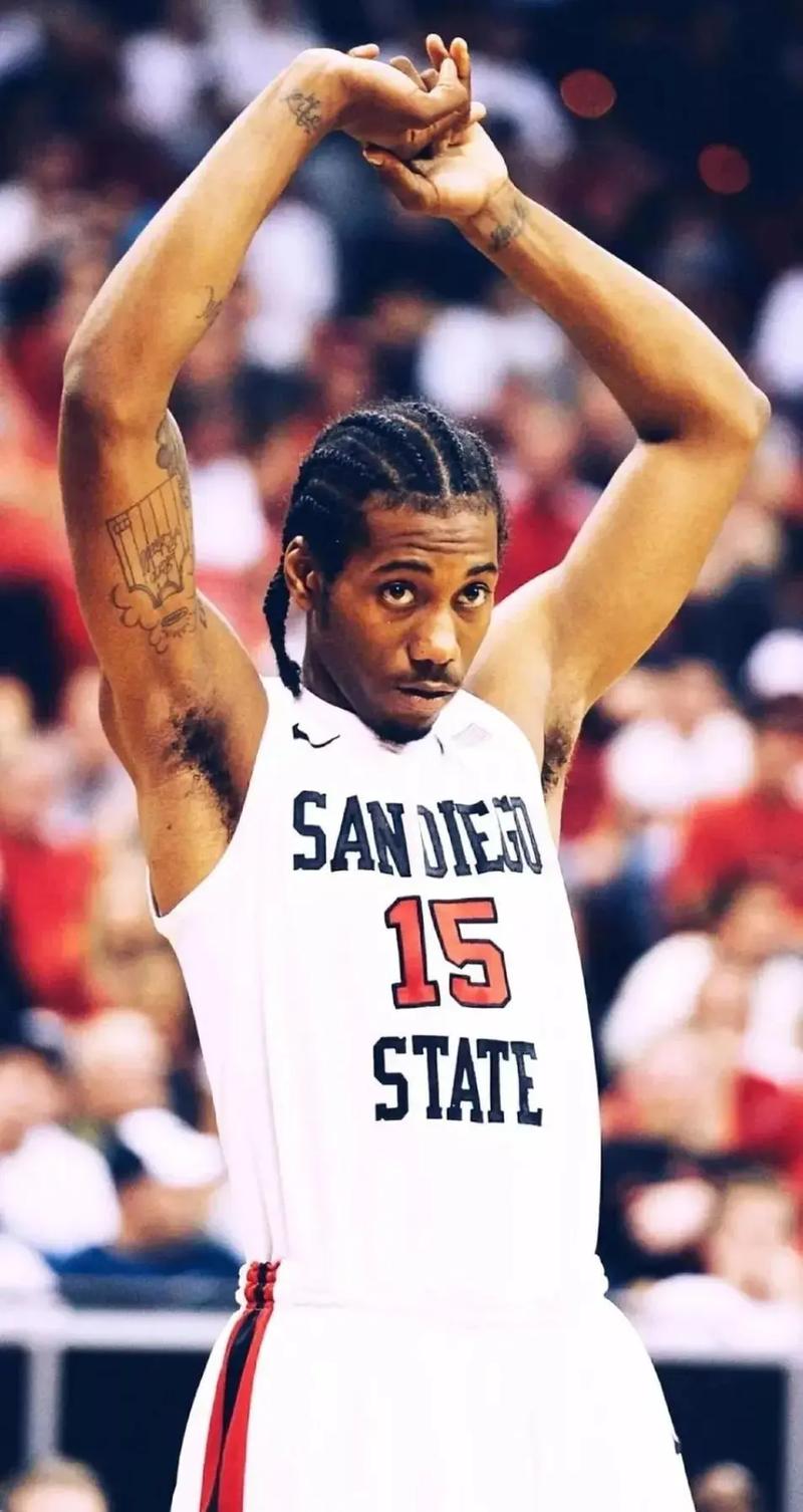 里贝里儿子赛义夫身穿阿尔及利亚球衣自拍，引起热议（里贝里之子赛义夫穿阿尔及利亚球衣晒自拍，引发热议）