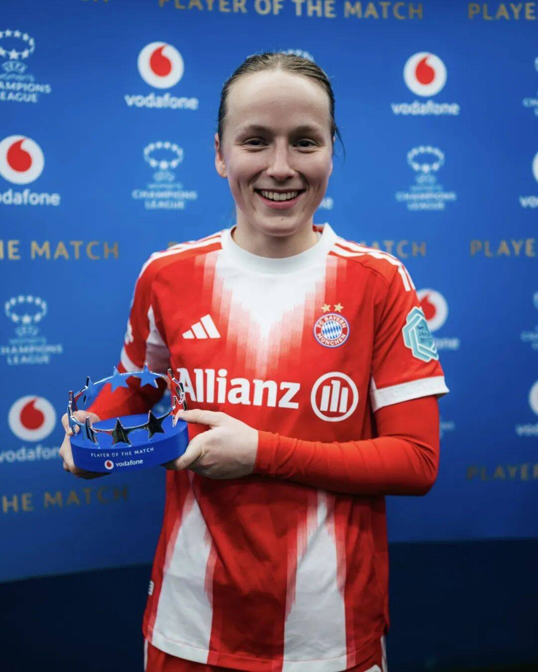 半场战报：塞尔塔2-3巴萨，莱万梅开二度，亚马尔破门（半场速递：巴萨3-2领先塞尔塔，莱万梅开二度，亚马尔建功）