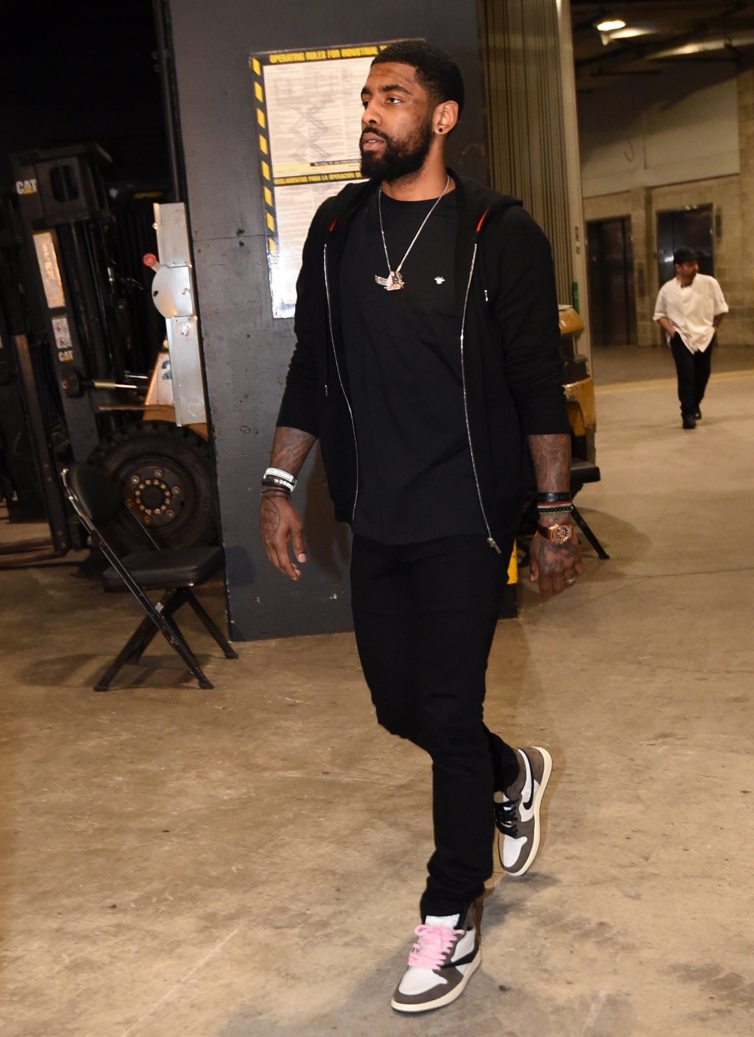 东契奇仅得12分，连续14场面对快船砍下25+纪录被终结（东契奇仅12分，面对快船连续14场25+纪录告终）