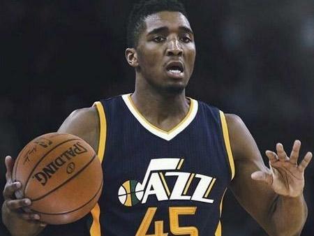 巴萨瞄准巴西天才左后卫！内马尔母队新星或成惊喜引援（巴萨锁定巴西天才左后卫，内马尔母队新星有望成为惊喜之选）