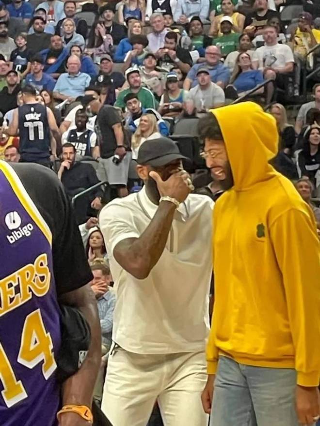 5万名民众齐聚现场，庆祝挪威队自98年以来首次晋级世界杯（5万球迷涌入现场，欢庆挪威队自1998年以来首度闯入世界杯决赛圈）