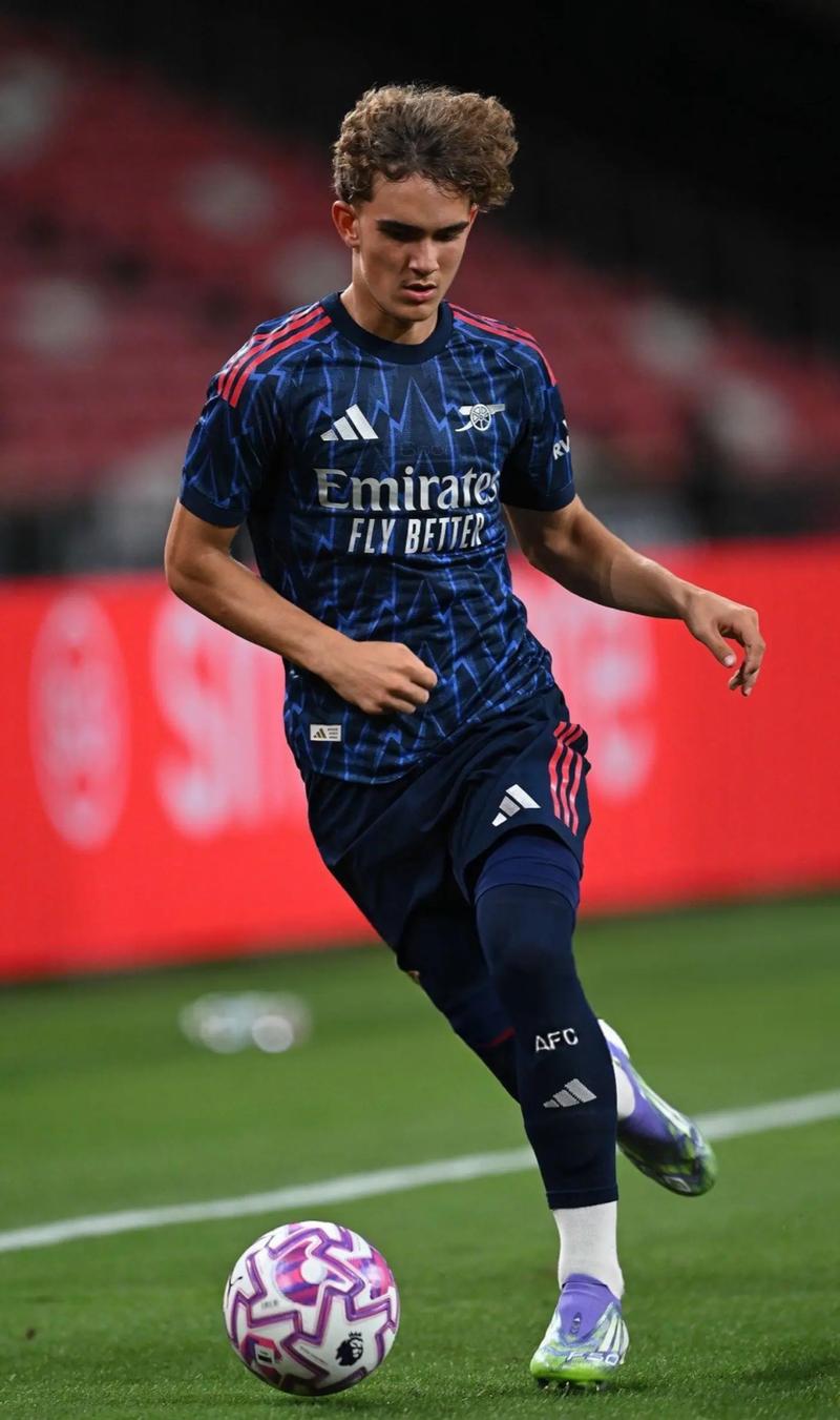 魔鬼主场！拜仁在欧冠小组赛／联赛阶段主场已连续37场不败（拜仁主场如堡垒：欧冠小组赛与联赛已连续37场不败）