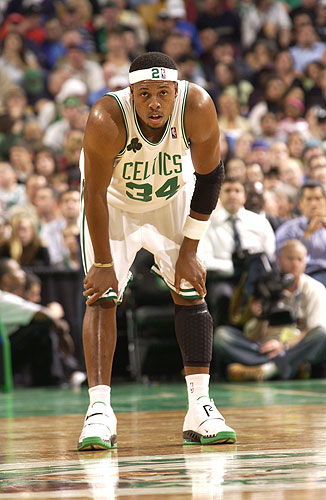 英超-纽卡斯尔联2-2热刺，戈登点射破门准绝杀罗梅罗梅开二度反绝平救主（英超：纽卡2-2热刺，戈登点射险绝杀，罗梅罗梅开二度补时扳平）