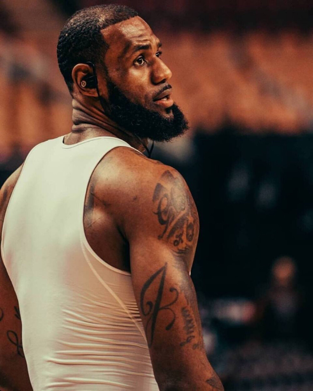 凯恩vs斯图加特全场数据：出战30分钟，射门4次进3球（凯恩对阵斯图加特：30分钟4射3中，全场数据速览）