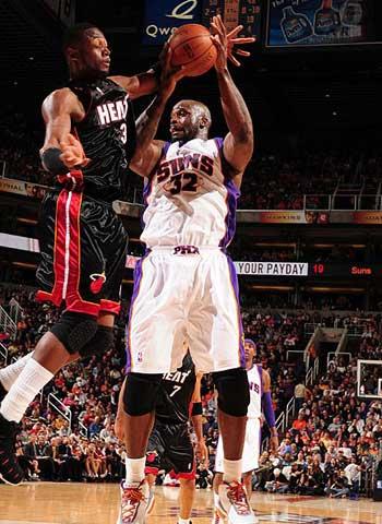 12月16日NBA看点：火掘强强对话，快船欲一扫阴霾终结连败（12月16日NBA看点：火箭掘金强强交锋，快船欲重振旗鼓结束连败）