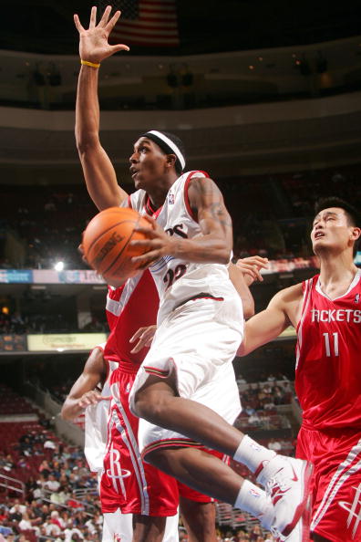 海港客战武里南联：海港3外援首发，李圣龙、杨世元出战（海港客场挑战武里南联：三外援首发，李圣龙与杨世元出战）