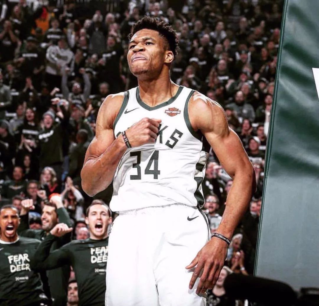 里夫斯：以前我只是双向球员，现在跟詹东相提并论太疯狂了（里夫斯：从双向球员到被与詹东相提并论，太疯狂了）