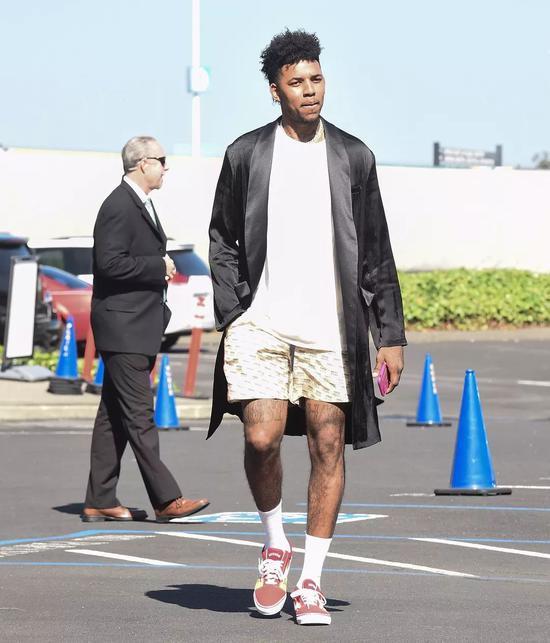 19岁192天，韦德拉奥果成为近71年德国队首秀破门最年轻球员（19岁192天，韦德拉奥果刷新德国队近71年来首秀进球最年轻纪录）