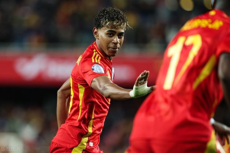 小法谈莫拉塔要求换下：那是一次早就计划好的换人（小法解读莫拉塔示意下场：换人早有安排）