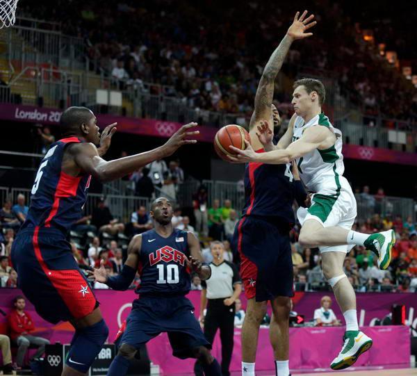 4大科技赋能足球，助力小球员身心脑体全面发展（四大科技驱动足球创新，全面促进小球员身心脑体发展）