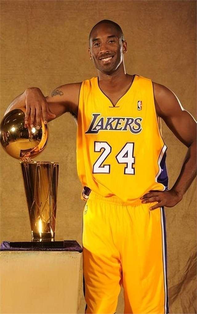 缺席迷你训练营！为了自己的续约合同，库明加就是要硬刚到底（为续约合同强硬到底！库明加选择缺席迷你训练营）