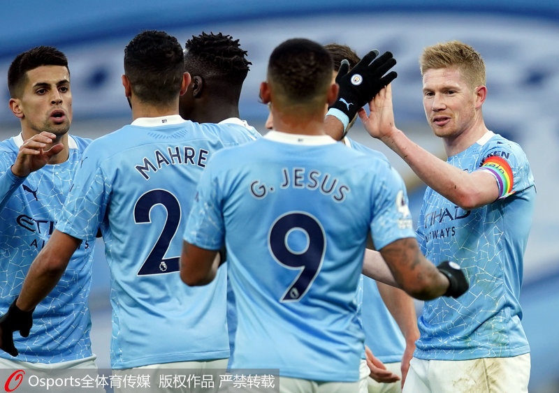 5号+21号定义KG！加内特在森林狼和凯尔特人都退役了球衣（KG的5号与21号双城封神：森林狼与凯尔特人齐退役球衣）